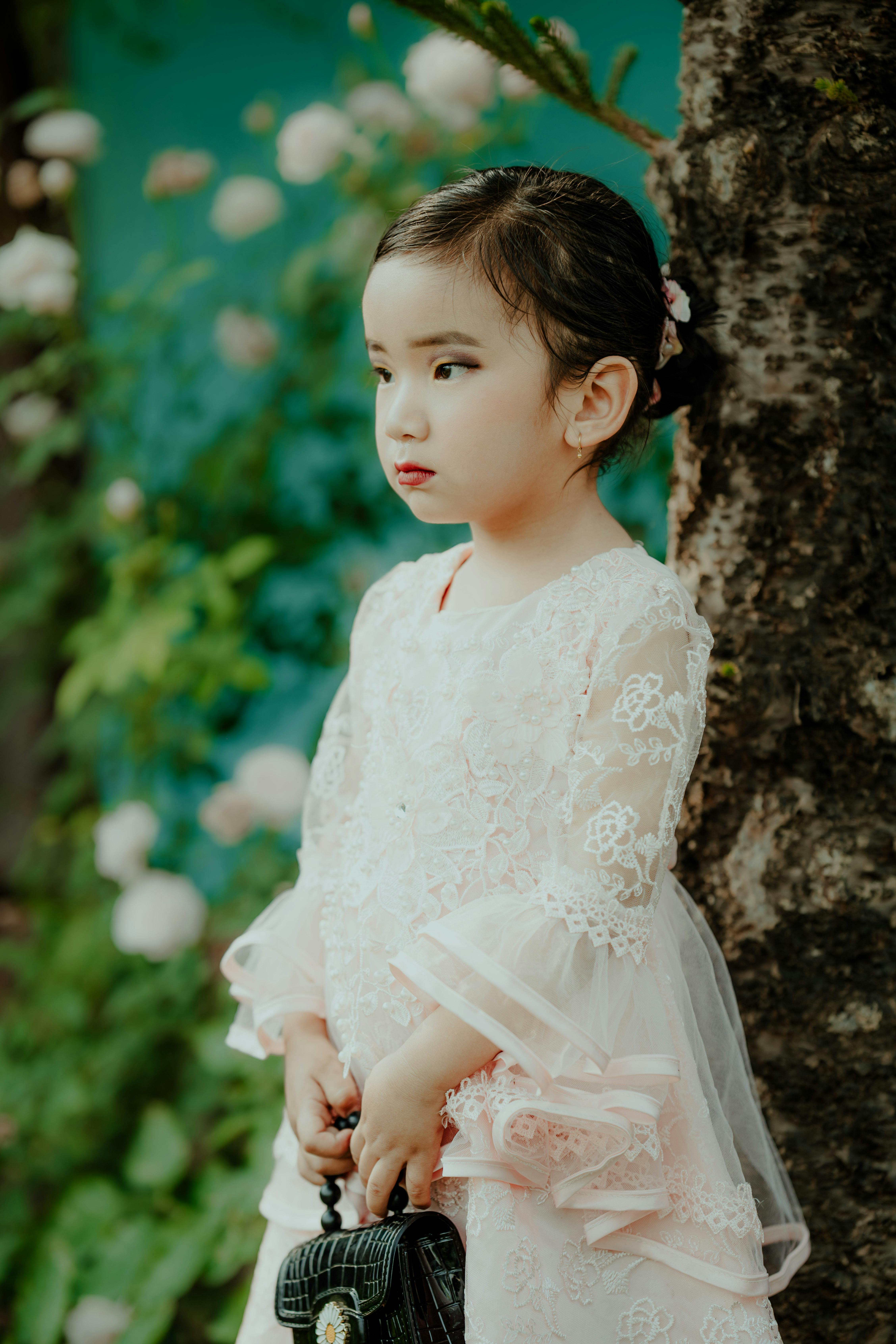 约会氛围的城市街灯氛围图